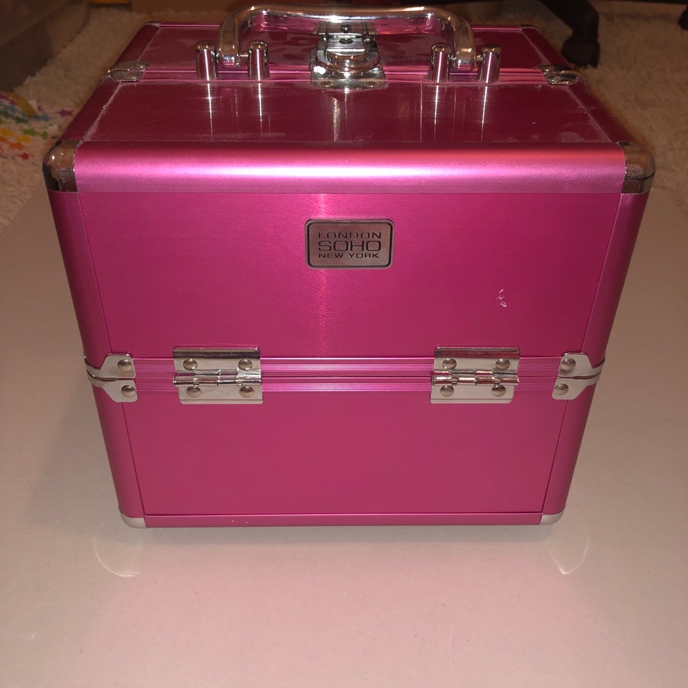 Traveling Makeup box! 💕